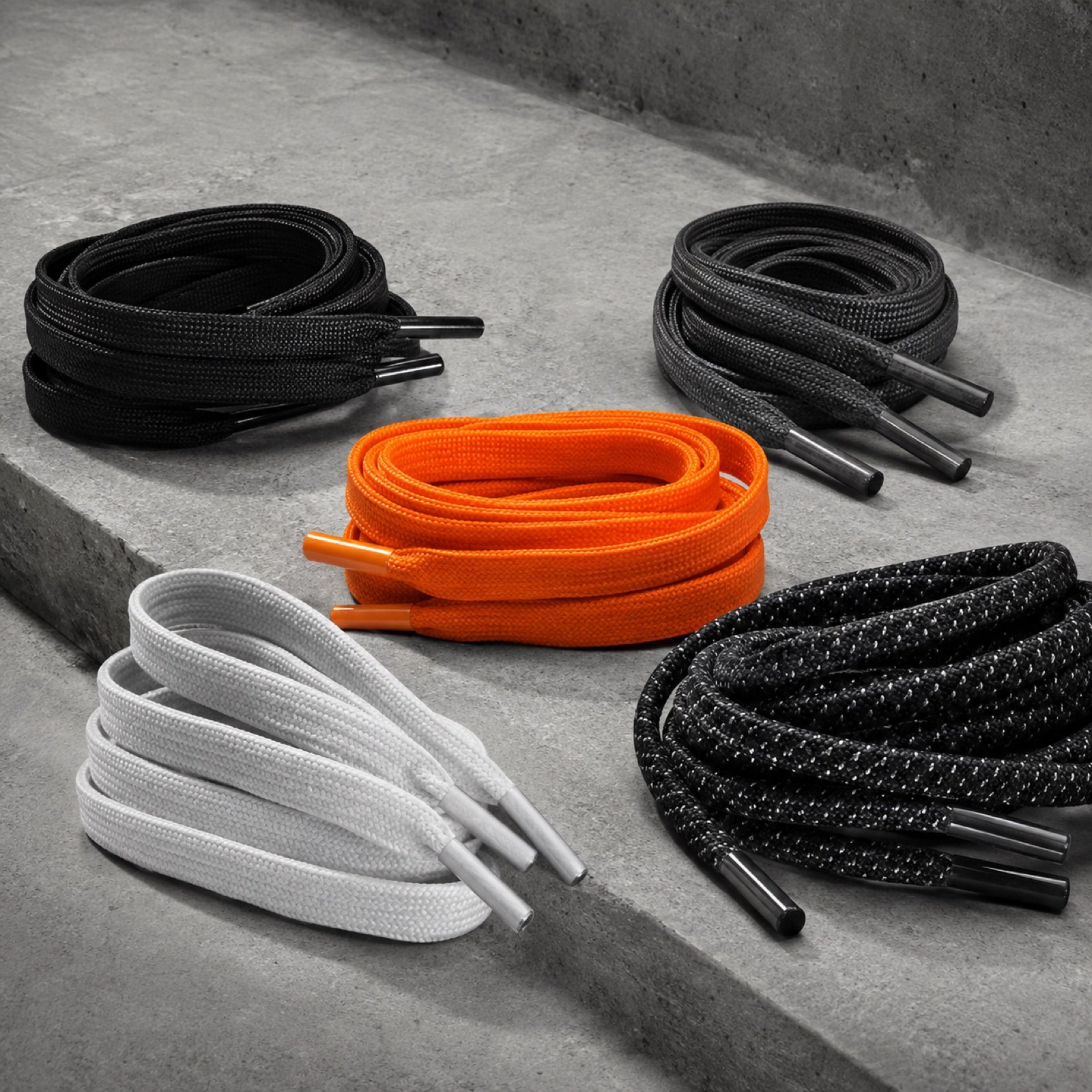 Folded laces from the SH SNEAKERS range