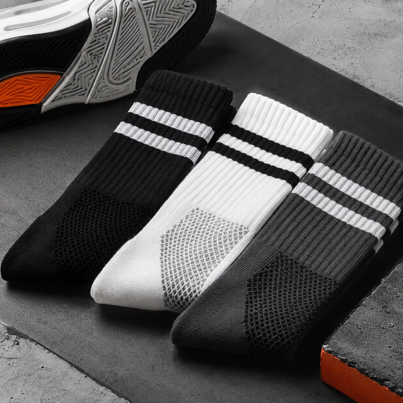 Folded statement socks from the SH SNEAKERS range