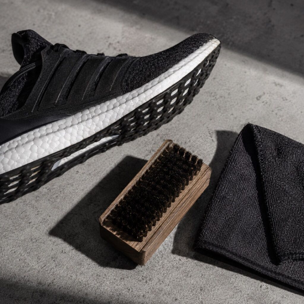 Pylon suede refresh kit — Care Kits by SH SNEAKERS. product photograph on a white background.